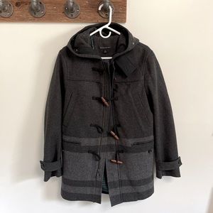 Handsome men’s wool-blend BANANA REPUBLIC coat w/ zipper, wood toggles, & hood!
